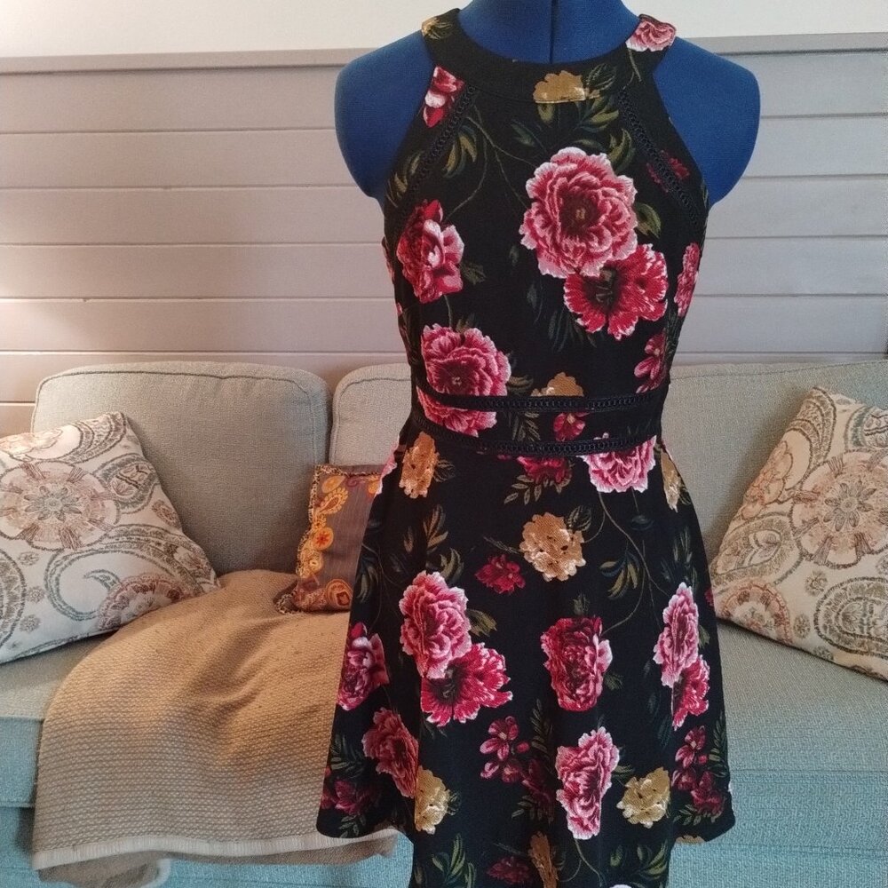 Juniors flowered dress, size 7
